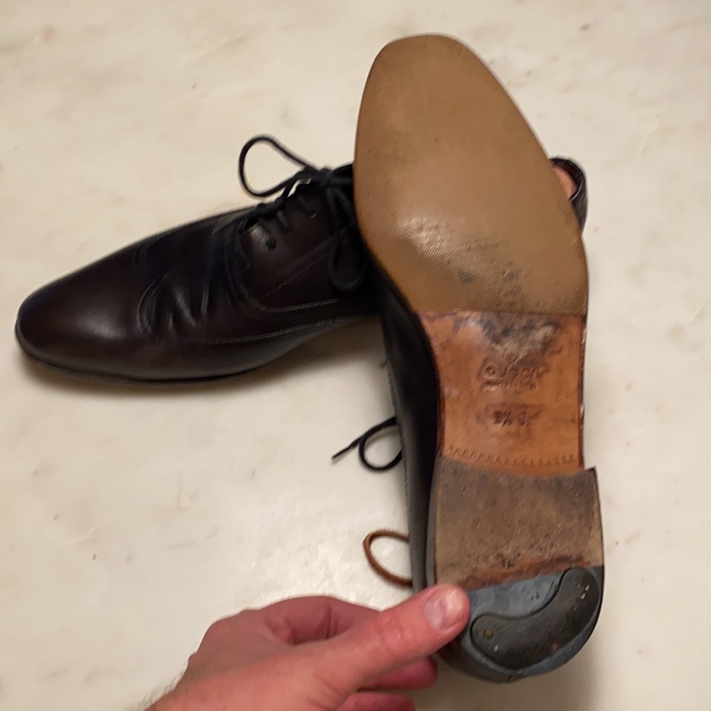 Men’s Gucci lace up wing tip dress shoes - Picture 3 of 5